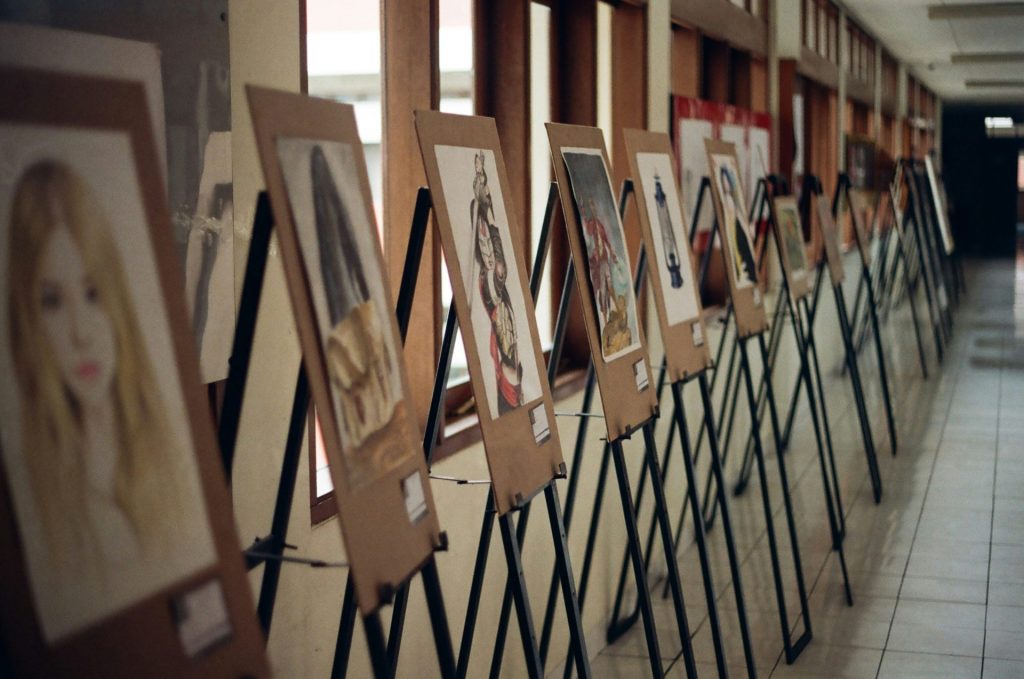 Exposición de arte en galería